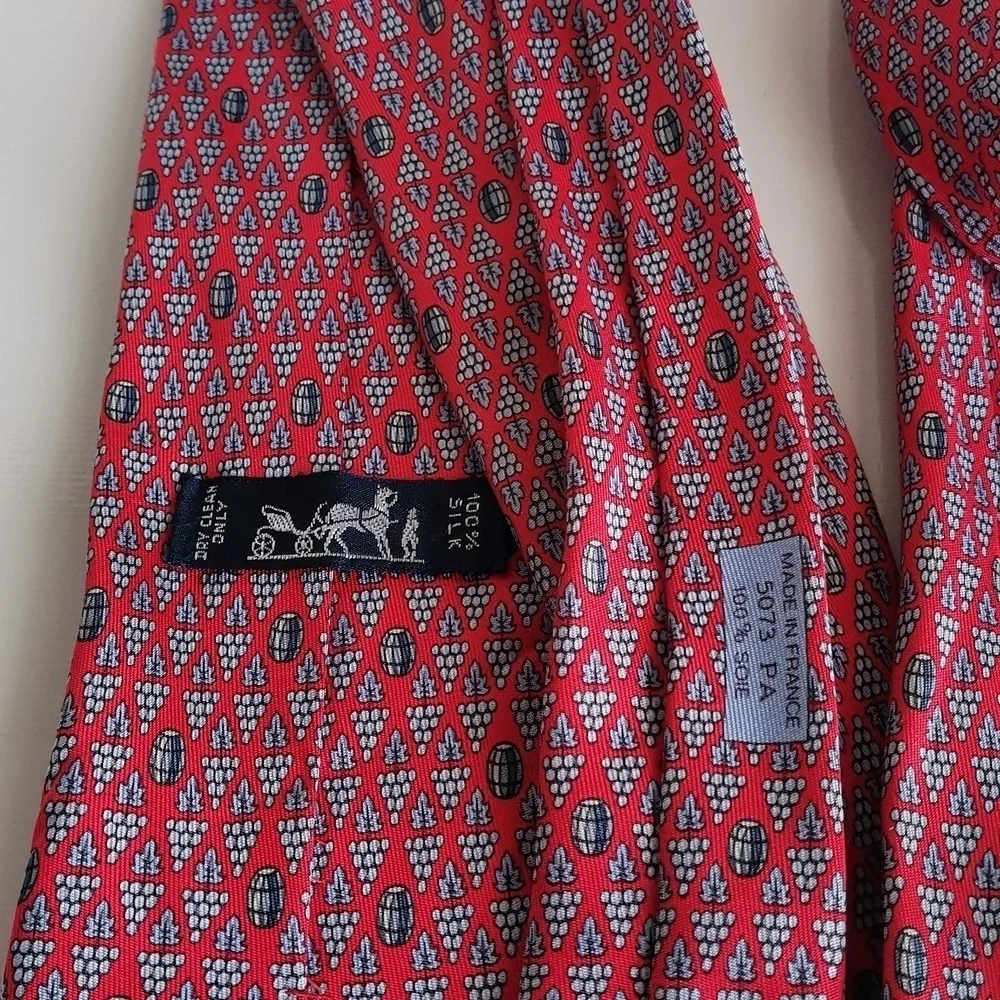 HERMÈS SILK TIE